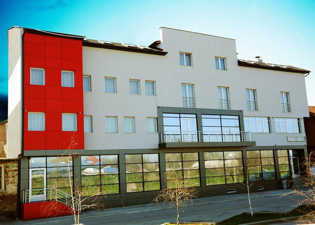 Garni Hotel Crystal Ice Ni Dış mekan fotoğraf